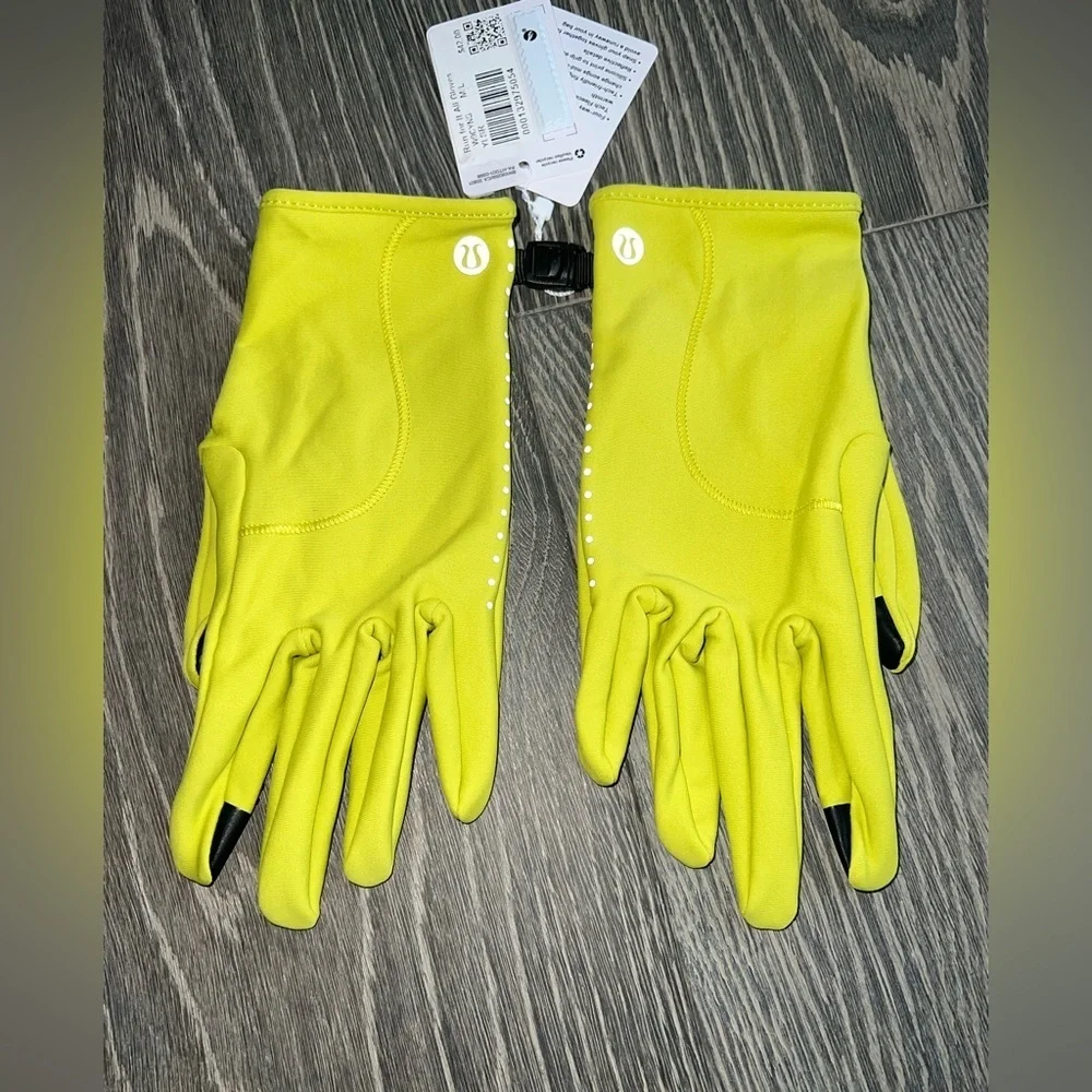 Lululemon Run for It All Gloves in Yellow Serpentine Size M/L